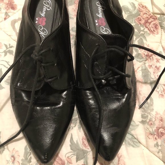 Black Pointy oxfords - Picture 2 of 3